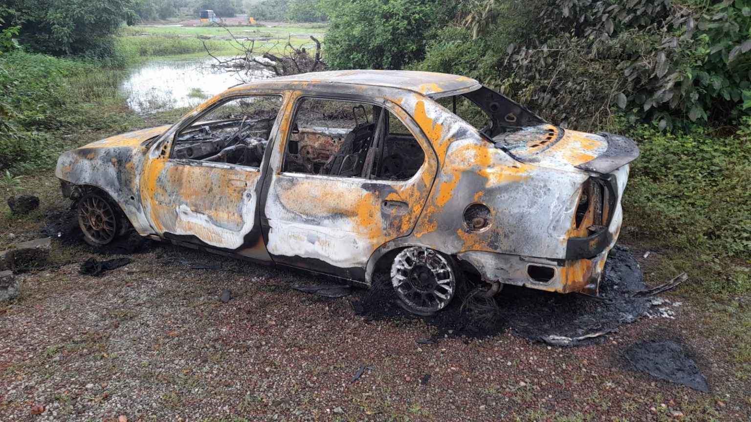 ಬೈಂದೂರು : ಸುಟ್ಟು ಕರಕಲಾದ ಸ್ಥಿತಿಯಲ್ಲಿ ಕಾರು ಮತ್ತು ವ್ಯಕ್ತಿಯ ಶವ ಪತ್ತೆ!