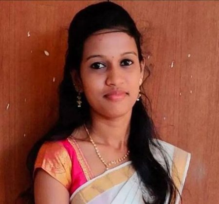 ಕಾರ್ಕಳ : ಗ್ರಾಮ ಕರಣಿಕರಾಗಿ ಸೇವೆ ಸಲ್ಲಿಸುತ್ತಿದ್ದ ಮಹಿಳಾ ಸಿಬ್ಬಂದಿ ಬಾವಿಗೆ ಹಾರಿ ಆತ್ಮಹತ್ಯೆ