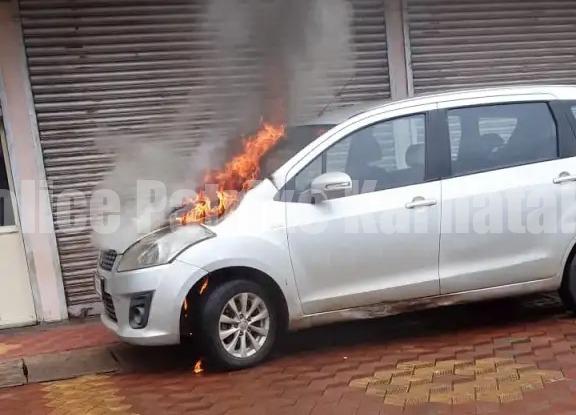 ಪುತ್ತೂರು : ಪಾರ್ಕ್ ಮಾಡಿದ್ದ ಕಾರಿನಲ್ಲಿ ಬೆಂಕಿ