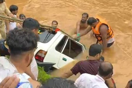 ಕಾಣಿಯೂರು: ಹೊಳೆಗೆ ಬಿದ್ದು ನೀರು ಪಾಲಾಗಿದ್ದ ಕಾರು ಪತ್ತೆ – ಮೃತ ದೇಹಗಳಿಗೆ ಶೋಧ ಕಾರ್ಯ