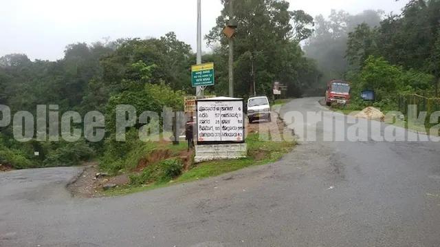 BIGG NEWS: ಆಗುಂಬೆ ಘಾಟಿಯಲ್ಲಿ ತಪ್ಪಿದ ಭಾರಿ ದುರಂತ; ಚಲಿಸುತ್ತಿದ್ದ ಟಾಟಾ ಏಸ್ ವಾಹನದ ಮೇಲೆ ಬಿದ್ದ ಮರ