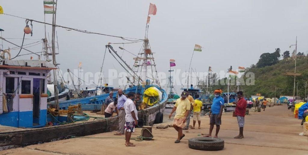 ಭಾರೀ ಮಳೆ: ಕರಾವಳಿಯಲ್ಲಿ ಮೀನುಗಾರರು ಕಡಲಿಗಿಳಿಯದಂತೆ ಮುನ್ನೆಚ್ಚರಿಕೆ!