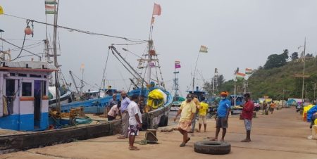 ಭಾರೀ ಮಳೆ: ಕರಾವಳಿಯಲ್ಲಿ ಮೀನುಗಾರರು ಕಡಲಿಗಿಳಿಯದಂತೆ ಮುನ್ನೆಚ್ಚರಿಕೆ!
