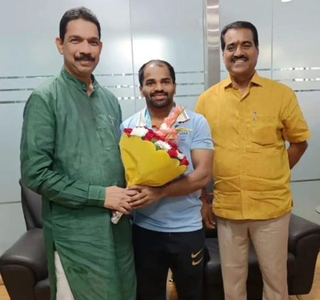 ಕಂಚಿನ ಪದಕ ಗೆದ್ದ ಗುರುರಾಜ್ ಪೂಜಾರಿಗೆ ಮಂಗಳೂರನಲ್ಲಿ ಸ್ವಾಗತ