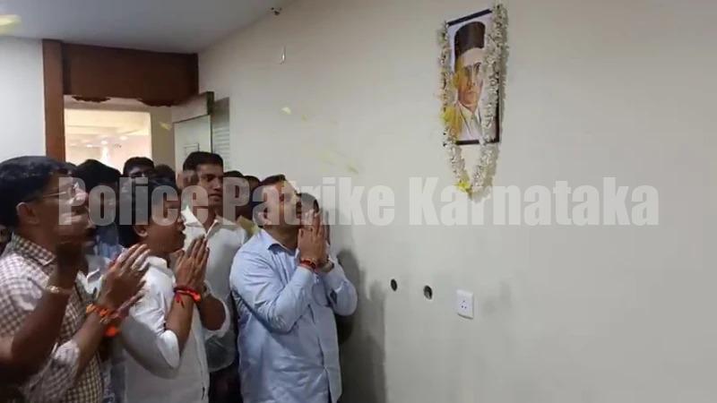 ಮಂಗಳೂರು ಮಹಾನಗರ ಪಾಲಿಕೆಯ ಸುರತ್ಕಲ್ ಕಚೇರಿಯಲ್ಲಿ ಸಾವರ್ಕರ್ ಪೋಟೋ ವಿವಾದ