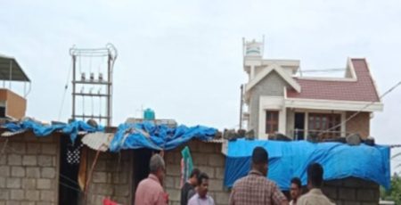 ಮಂಗಳೂರು: ಮೋದಿ ಆಗಮನದ ಹಿನ್ನೆಲೆ ಟೆಂಟ್ ಹಾಕಿ ವಾಸಿಸುತ್ತಿದ್ದ ಅಲೆಮಾರಿಗಳ ತೆರವು, ಕಂಗಾಲಾದ 9 ಕುಟುಂಬಗಳು!