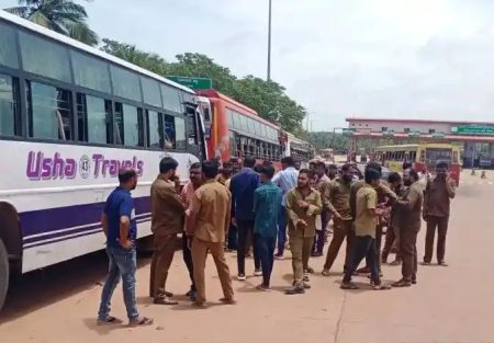 ಉಳ್ಳಾಲ: ಸಂಚಾರಿ ಎಎಸ್ಐನಿಂದ ಸಿಟಿ ಬಸ್ ನಿರ್ವಾಹಕನಿಗೆ ಹಲ್ಲೆ -ಬಸ್ ತಡೆದು ಪ್ರತಿಭಟನೆ