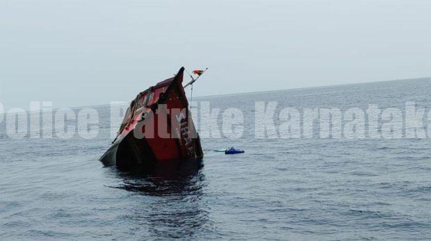 ಮಲ್ಪೆ: ಬೋಟ್ ಮುಳುಗಡೆ ; ಅದೃಷ್ಟವಶಾತ್ 7 ಮೀನುಗಾರರು ಪಾರು