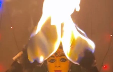 ಪಂಜುರ್ಲಿ ದೈವದಂತೆ ಬಣ್ಣ ಹಚ್ಚಿದ ಯುವತಿ -ಸಾಮಾಜಿಕ ಜಾಲತಾಣಗಳಲ್ಲಿ ಬಾರಿ ಆಕ್ರೋಶ