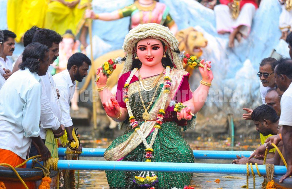 ಇಂದು ಬೆಳ್ಳಂಬೆಳಗ್ಗೆ ಶ್ರೀಕ್ಷೇತ್ರ ಕುದ್ರೋಳಿಯಲ್ಲಿ ಸಂಪನ್ನಗೊಂಡ ಮಂಗಳೂರು ದಸರಾ