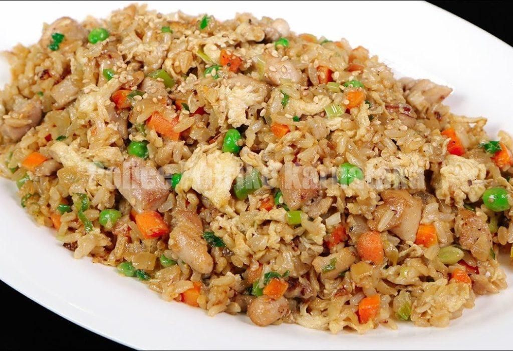 ಮನೆಯಲ್ಲಿಯೇ ಸುಲಭವಾಗಿ ಮಾಡಬಹುದಾದ ಚೈನೀಸ್ ಚಿಕನ್ ಫ್ರೈಡ್ ರೈಸ್