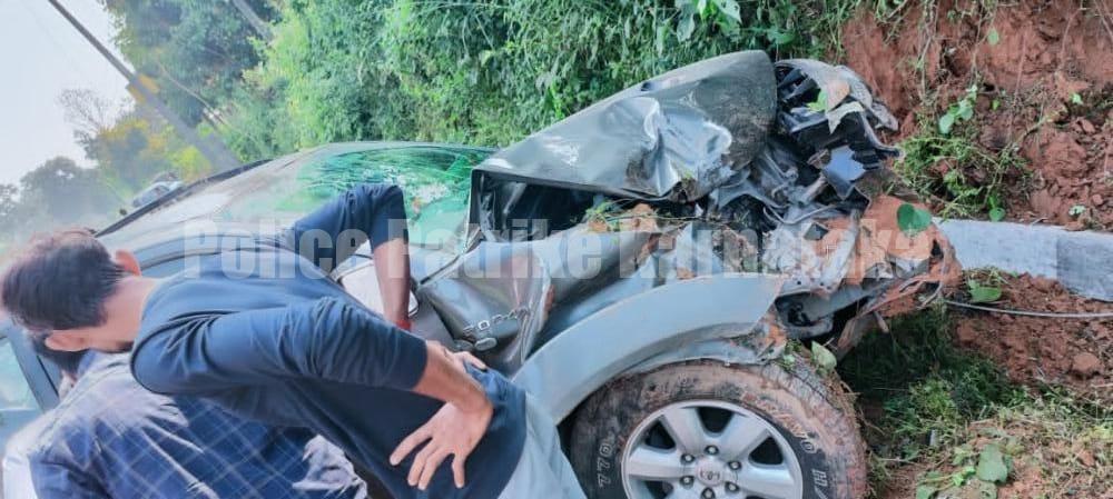 ಕಡಬ : ನಿಯಂತ್ರಣ ತಪ್ಪಿ ವಿದ್ಯುತ್ ಕಂಬಕ್ಕೆ ಢಿಕ್ಕಿ ಹೊಡೆದ ಕಾರು-ಐವರು ಗಂಭೀರ