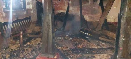 ಬಂಟ್ವಾಳ: ಶಾರ್ಟ್ ಸರ್ಕ್ಯೂಟ್ ನಿಂದ ಮನೆಗೆ ಬೆಂಕಿ ; ಲಕ್ಷಾಂತರ ಮೌಲ್ಯದ ಸೊತ್ತು ಬೆಂಕಿಗಾಹುತಿ