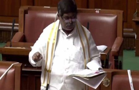 BIGG NEWS : ಸೊರಬ ದೇವಸ್ಥಾನ ರಸ್ತೆಯಲ್ಲಿರುವ ಮದ್ಯದ ಅಂಗಡಿ ಅಮಾನತು : ಸಚಿವ.ಕೆ.ಗೋಪಾಲಯ್ಯ