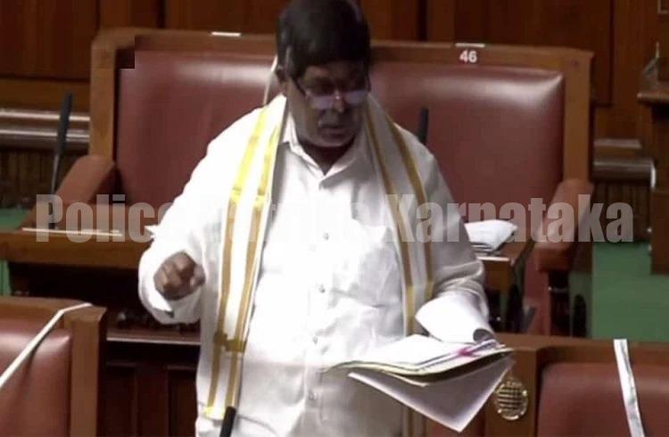 BIGG NEWS : ಸೊರಬ ದೇವಸ್ಥಾನ ರಸ್ತೆಯಲ್ಲಿರುವ ಮದ್ಯದ ಅಂಗಡಿ ಅಮಾನತು : ಸಚಿವ.ಕೆ.ಗೋಪಾಲಯ್ಯ