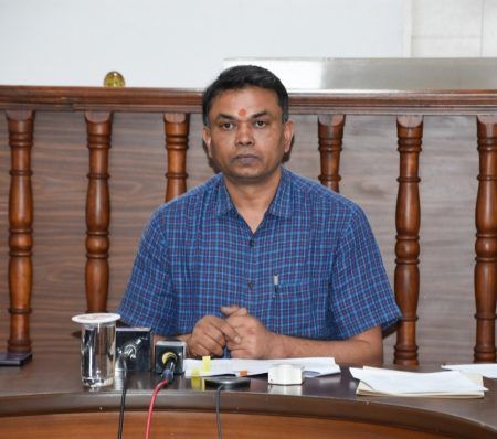 ಮಂಗಳೂರು: ಪೌರ ಕಾರ್ಮಿಕರಿಗೆ ಸಮಯಕ್ಕೆ ಸರಿಯಾಗಿ ವೇತನ ಪಾವತಿಸಲು ಜಿಲ್ಲಾಧಿಕಾರಿ ಖಡಕ್ ವಾರ್ನಿಂಗ್