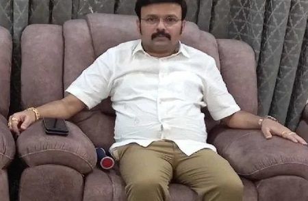 BIGG NEWS : ವಂಚನೆ ಪ್ರಕರಣ : ಸ್ಯಾಂಟ್ರೋ ರವಿ ಬಂಧನಕ್ಕೆ 11 ವಿಶೇಷ ಪೊಲೀಸ್ ತಂಡ ರಚನೆ