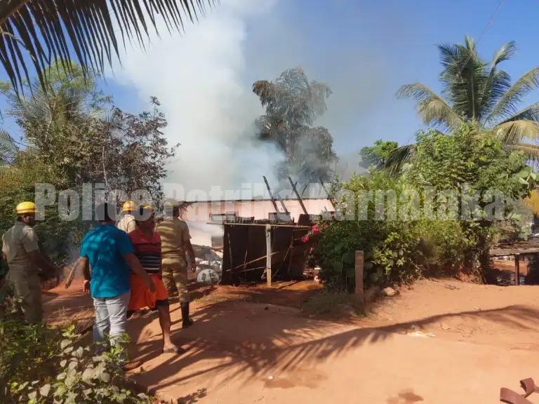 ವಿಟ್ಲ: ಮನೆಗೆ ಆಕಸ್ಮಿಕವಾಗಿ ಬೆಂಕಿ, ಗ್ಯಾಸ್ ಸಿಲಿಂಡರ್ ಸ್ಪೋಟಕ್ಕೆ ಬೆಚ್ಚಿಬಿದ್ದ ಜನ