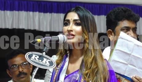 ಪುತ್ತೂರು: ಕಂಬಳದಲ್ಲಿ ಚಿತ್ರ ನಟಿ ಸಾನಿಯಾ ಅಯ್ಯರ್ ಗೆ ಮುಜುಗರ…!