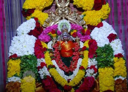 ಭಕ್ತರ ತೊಂದರೆಯನ್ನು ತ್ರಿಶೂಲದಿಂದ ಬರೆಯುತ್ತಾಳೆ ಚೌಡೇಶ್ವರಿ ತಾಯಿ!