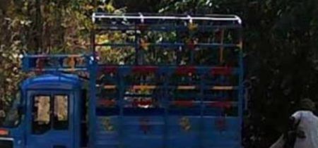 ಉಡುಪಿ: ಗೂಡ್ಸ್ ವಾಹನದಲ್ಲಿ ಮೃತದೇಹ ತಂದು ರಸ್ತೆ ಬದಿ ಎಸೆದು ಹೋದ ಇಬ್ಬರು ದುಷ್ಕರ್ಮಿಗಳು…!