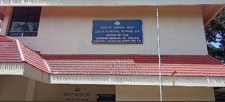 ಮಂಗಳೂರು: ಲಂಚ ಸ್ವೀಕರಿಸುತ್ತಿದ್ದಾಗಲೇ ರೆಡ್ ಹ್ಯಾಂಡ್ ಆಗಿ ಲೋಕಾಯುಕ್ತ ಬಲೆಗೆ ಬಿದ್ದ ಸಹಾಯಕ ಇಂಜಿನಿಯರ್