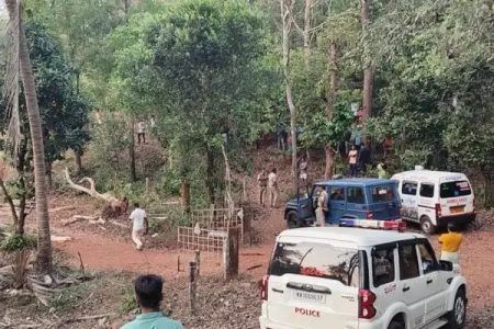 ಭಟ್ಕಳ: ಮನೆಗೆ ನುಗ್ಗಿ ನಾಲ್ವರ ಬರ್ಬರ ಹತ್ಯೆ- ರಾಜ್ಯವನ್ನೇ ಬೆಚ್ಚಿಬೀಳಿಸಿದ ಕೃತ್ಯ…!