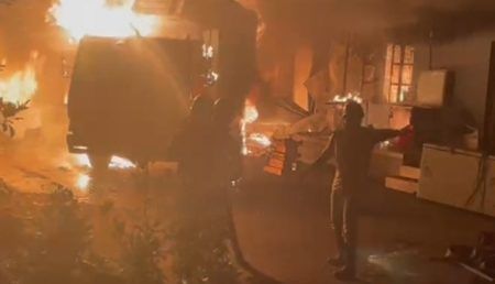 ಮಂಗಳೂರು: ಐಸ್ ಕ್ರೀಮ್ ದಾಸ್ತಾನು ಮಳಿಗೆಗೆ ಬೆಂಕಿ