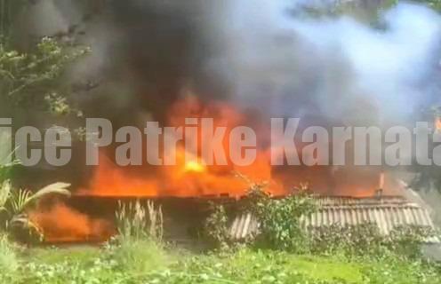 ಕಾರ್ಕಳ: ಆಕಸ್ಮಿಕ ಬೆಂಕಿಗೆ ಮೇಣದ ಬತ್ತಿ ತಯಾರಿಕಾ ಘಟಕ ಸುಟ್ಟು ಭಸ್ಮ