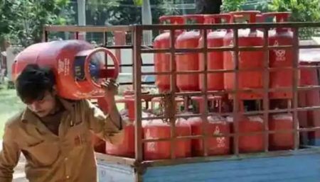 BREAKING NEWS : `LPG’ ವಾಣಿಜ್ಯ ಸಿಲಿಂಡರ್ ಬೆಲೆಯಲ್ಲಿ 91.50 ರೂ. ಇಳಿಕೆ