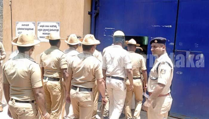 ಮಂಗಳೂರು: ಜಿಲ್ಲಾ ಕಾರಾಗೃಹಕ್ಕೆ ಪೊಲೀಸರಿಂದ ದಾಳಿ