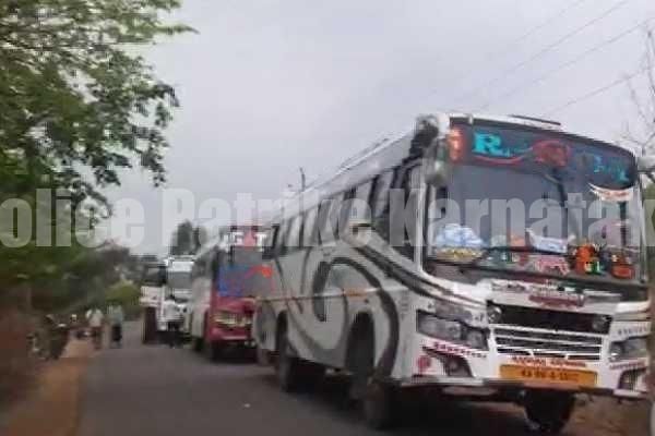 ಮತದಾರರನ್ನು ಧರ್ಮಸ್ಥಳ ಪ್ರವಾಸಕ್ಕೆ ಕರೆದೊಯ್ದಿದ್ದ 4 ಬಸ್ ಸೀಝ್