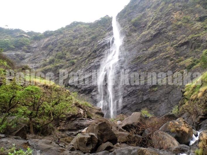 ಫಾಲ್ಸ್ ನಲ್ಲಿ ನೀರಿಗಿಳಿದ ವಿದ್ಯಾರ್ಥಿ ನಾಪತ್ತೆ