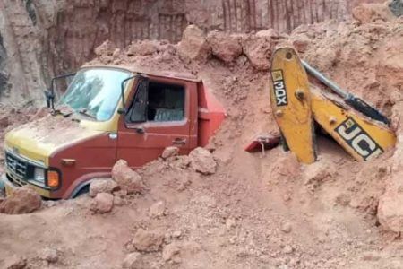 ಮಂಗಳೂರು: ಮಣ್ಣು ಕುಸಿದು ಜೆಸಿಬಿ ಚಾಲಕ ಮೃತ್ಯು