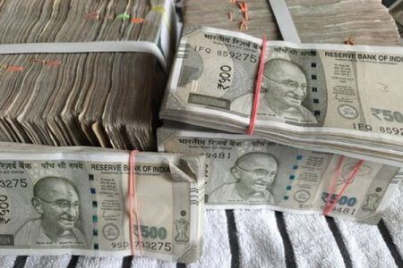 ಫರಂಗಿಪೇಟೆ: ದಾಖಲೆ ರಹಿತ 3 ಲಕ್ಷ ರೂ. ನಗದು ಪತ್ತೆ