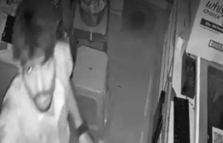 ಉಪ್ಪಿನಂಗಡಿ: 7 ಅಂಗಡಿಗೆ ನುಗ್ಗಿದ ಕಳ್ಳ, ಸಿಸಿಟಿವಿಯಲ್ಲಿ ದೃಶ್ಯಗಳು ಸೆರೆ