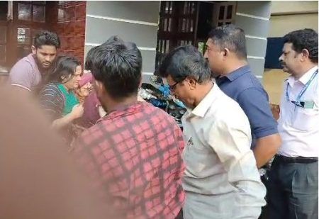 ಕಾರ್ಕಳ: ಆಯತಪ್ಪಿ ಬಾವಿಗೆ ಬಿದ್ದ ಮಹಿಳೆ