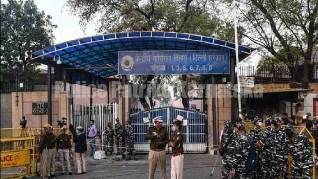 ತಿಹಾರ್ ಜೈಲಿನಲ್ಲಿ ಗ್ಯಾಂಗ್ವಾರ್- 80 ಸಿಬ್ಬಂದಿ ವರ್ಗಾವಣೆ