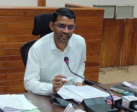 ಮತದಾರರಲ್ಲದವರು ಮೇ 8 ರಂದು ಕ್ಷೇತ್ರ ತೊರೆಯಲು ಜಿಲ್ಲಾಧಿಕಾರಿ ಸೂಚನೆ