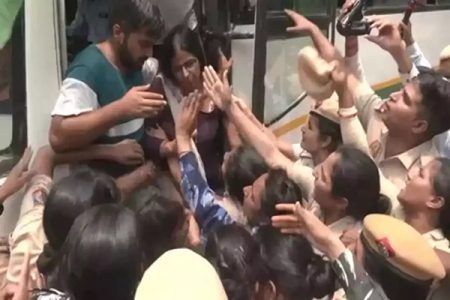 ದೆಹಲಿ: ಭಾರತೀಯ ಕುಸ್ತಿಪಟ್ಟುಗಳ ವಿರುದ್ಧ ಪೊಲೀಸರಿಂದ ಎಫ್.ಐ.ಆರ್ ದಾಖಲು