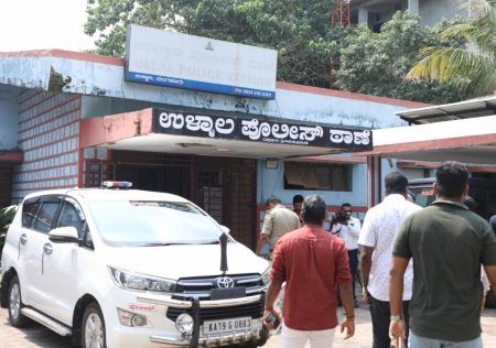 ಉಳ್ಳಾಲ ಅನೈತಿಕ ಪೊಲೀಸ್ಗಿರಿ ಪ್ರಕರಣ: ಸಂತ್ರಸ್ತ ವಿದ್ಯಾರ್ಥಿಗಳಿಗೆ ಉಳ್ಳಾಲ ಪೊಲೀಸರಿಂದ ಹಲ್ಲೆ ಆರೋಪ- ಪೊಲೀಸ್ ಕಮಿಷನರ್ಗೆ ದೂರು