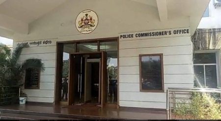 ಮಂಗಳೂರು ಕಮಿಷನರೇಟ್ನ ಉಳ್ಳಾಲ, ಕೊಣಾಜೆ ಠಾಣೆಯ 21 ಸಿಬ್ಬಂದಿ ದಿಢೀರ್ ವರ್ಗಾವಣೆ