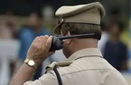 ಮಂಗಳೂರು: ಪೊಲೀಸ್ ಸಿಬ್ಬಂದಿಗೆ ಹಲ್ಲೆ – ಪ್ರಕರಣ ದಾಖಲು