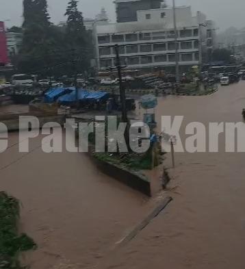 ಮಂಗಳೂರು : ಭಾರೀ ಮಳೆಗೆ ಪಂಪ್ವೆಲ್ ಜಲಾವೃತ