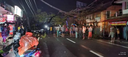 ಕರಾವಳಿ ಜಿಲ್ಲೆಗಳಲ್ಲಿ ಭಾರೀ ಮಳೆ: ವರುಣಾರ್ಭಟಕ್ಕೆ ಮೂವರು ಬಲಿ