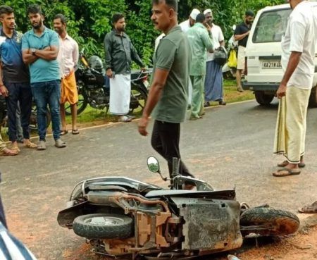 ಬೆಳ್ತಂಗಡಿ: ಸ್ಕೂಟರ್ ಗೆ ಪಿಕಪ್ ಡಿಕ್ಕಿ ಓರ್ವ ಸಾವು-ಮಹಿಳೆ ಗಂಭೀರ