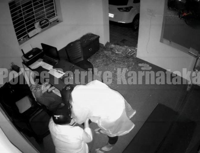 ಸುರತ್ಕಲ್ : ಸೆಕೆಂಡ್ ಹ್ಯಾಂಡ್ ಕಾರು ಮಾರಾಟ ಮಳಿಗೆಯಲ್ಲಿ ಕಳ್ಳರ ಕೈ ಚಳಕ, ಬೆಲೆ ಬಾಳುವ 2 ಕಾರು ದೋಚಿದ ಖದೀಮರು- ಸಿಸಿಟಿವಿಯಲ್ಲಿ ವಿಡಿಯೋ ವೈರಲ್!