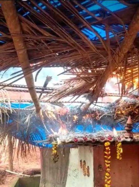 ಕೊರಗಜ್ಜನ ಗುಡಿಗೆ ಬೆಂಕಿಯಿಟ್ಟ, ಕಿಡಿಗೇಡಿಗಳು ಕೃತ್ಯಕ್ಕೆ ವ್ಯಾಪಕ ಆಕ್ರೋಶ ಸ್ಥಳದಲ್ಲಿ ಬಿಗುವಿನ ವಾತಾವರಣ