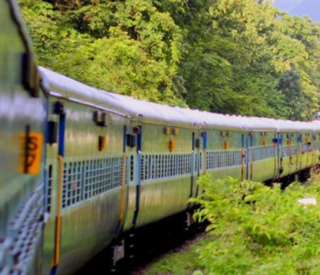 ಯುವತಿಯೊಂದಿಗೆ ರೈಲಿನಲ್ಲಿ ಅಸಭ್ಯ ವರ್ತನೆ- ಆರೋಪಿಯ ಬಂಧನ