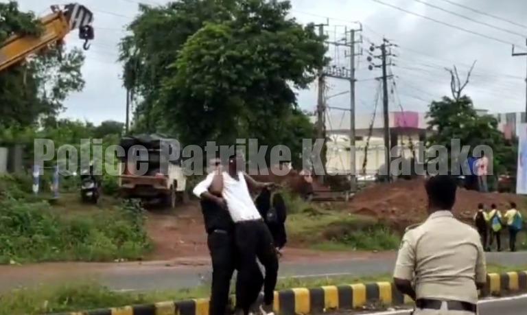 ಮಂಗಳೂರು: ಗಾಂಜಾ ವ್ಯಸನಿಯಿಂದ ಸಾರ್ವಜನಿಕರಿಗೆ ಕಿರಿಕ್ – ಸಿನಿಮೀಯ ಶೈಲಿಯಲ್ಲಿ ಬಂಧನ